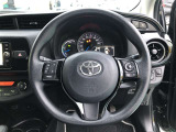 ハンドルは、車を運転する上で、ずっと握っている重要なパーツです。 手にフィットする物が、いいですよね♪