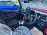 新車黒からフェラーリレッドブラックツートンNEWペイント登録済み未使用車お早めにお好きなパーツメーカでリフトUP&ボディカスタムお得に可能です是非ご相談ください