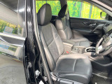 運転席シート廻りは使用感も少なく、良好な状態となっています。前オーナー様が丁寧に使っていたことがよくわかりますね。