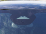 【アクティブセーフティブレーキ】前方の車両や障害物を検知し、ドライバーが回避操作を行わない場合に自動的にブレーキを作動させます。