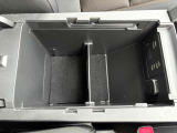 CarPlay対応USB差し込み口で充電しながらドライブ楽しめます♪