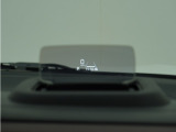 ◆HUD(ヘッドアップディスプレー)◆少ない視線・焦点移動で必要な情報を読み取れます。