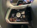 ACC アクティブクルーズコントロール任意に設定した速度をベースに先行車との距離を維持しながら加減速を行い高速走行をサポート。車両停止や最加速も自動で行うため、渋滞時の運転負荷を軽減します。