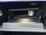 納車前には、メーカー規定に基づき、認定中古車ならではのしっかりとした整備をしてからご納車させて頂きます。熟練のメカニックがお客様に届く事を思い、1台1台入念に点検、整備致します。