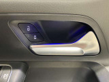 メモリー付き電動シートも装備されておりますのでシート位置を3パターン記憶できます。