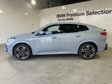 BMW xDriveの魅力は、走行状況と路面状況の変化をリアルタイムに把握し、4輪のトラクションを絶えず最大限に保つことで、どんなコンディションにおいても揺るぎない走りを実現させてくれます。