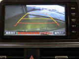 バックガイドモニターで、後方を確認しながら安心して駐車することができます。運転初心者も熟練者も必須の機能ですよ!