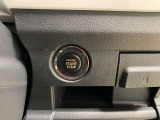 プッシュスタートシステムです。ブレーキを踏みながらスイッチを押すだけでエンジンがかかります!