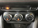 エアコンはオートエアコンです☆快適な空間で運転していただけます☆