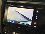 バックギアに入れるだけで自動でリヤカメラに切り替わります!車庫入れやバックが苦手な方にオススメ!