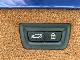 オートマチックトランクオペレーション付きでスイッチ操作による開閉が可能です。
