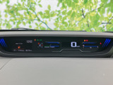 速度や各種情報が運転席正面にまとまり、必要な表示を目に留めやすい配置です。走行前の確認や運転中の情報把握をしやすく、日々の運転を支える見やすい表示です。