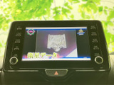 テレビ映像を表示できる画面を備え、停車中の待ち時間にも番組を視聴できます。画面上で映像を確認できるため、休憩時などに過ごし方の幅が広がります。