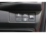 ホンダセンシング搭載!誤発進抑制機能・路外逸脱抑制機能・歩行者事故低減ステアリング・車線維持支援システム・先進車発進お知らせ機能など多彩な先進安全機能でより安全で快適なドライブを支援します。