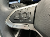 アクセルから足を離しても設定したスピードを保ち走行し、高速道路での疲労軽減に役立つクルーズコントロール付きです!