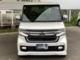 お客様に安全で快適なカーライフをお送りいただくために、中古車にも高いレベルの品質基準を設け、その基準に従って、全ての中古車について納車前整備を実施しています。