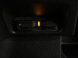 有料道路のレーン通過に便利なETC2.0車載器を装着しています。ご利用にはセットアップが必要となります。