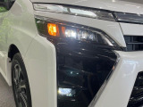 【LEDヘッドライト】悪天候や夜間走行時も良好な視界を確保し安心して運転できる高輝度LEDヘッドライトを装備!点灯速度が早く、消費電力も抑えられています。