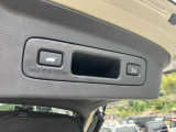 荷物を置いて車から離れると自動で開閉する「予約クローズ機能」がついたパワーテールゲート♪
