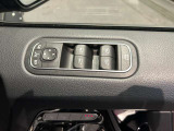 メモリー付き電動シートも装備されておりますのでシート位置を3パターン記憶できます。