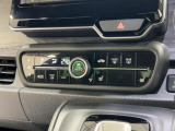 【プラズマクラスター内蔵フルオートエアコン】暑い季節に車内を冷やすだけでなく、除湿機能によりガラスのくもり防止にもなります!温度を設定すればあとはエアコンにお任せです