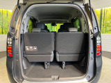 普段のお買い物や通勤、送迎等に十分な荷室スペースを確保しております。セカンドシートを倒すと、大きな荷物の積載も可能です♪