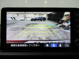 後方確認はオマカセのリアカメラ付です。雨天時や夜間のバック駐車時などで特に視界の安全確認に役立ちます。