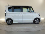 両側パワースライドドア付きだから、狭い駐車スペースなどでの 乗り降りラクラク!小さなお子さまのいるご家庭には嬉しい装備。