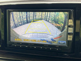 【バックカメラ】駐車時に後方がリアルタイム映像で確認できます。大型商業施設や立体駐車場での駐車時や、夜間のバック時に大活躍!運転スキルに関わらず、今や必須となった装備のひとつです!