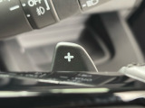 ★パドルシフト★ ハンドルにある『+』と『-』のレバーを指先で操ることで、マニュアル車感覚のシフトチェンジが楽しめるパドルシフトです☆