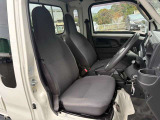 運転席シート 破れなどありません。