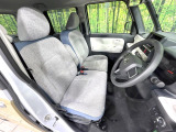 運転席シート廻りは使用感も少なく、良好な状態となっています。前オーナー様が丁寧に使っていたことがよくわかりますね。