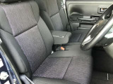 運転席周りです。楽に乗り降りできます。