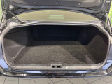 積み下ろしのしやすいデッキにはたっぷりと荷物を積み込んでいただけます。遊びから仕事まで、様々なシーンで頼れます♪