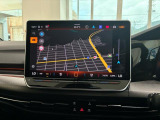新設計のMIBシステムと12.9インチの大型タッチスクリーンを採用してユーザーインターフェイスを大幅に改善した最新インフォテイメント。
