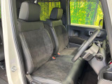 運転席シート廻りは使用感も少なく、良好な状態となっています。丁寧に使われていたことがよくわかりますね。