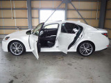 お車に関してのご質問などはLINE(ID友達検索&rarr;@210bdwpm)、直通アドレス(rerize@autorerize.co.jp)またはお電話(025-372-8118)までお気軽にお問合せ下さい♪