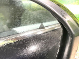 【ブラインドスポットワーニング】走行中、ドアミラーの死角になりやすい箇所に後続車が接近するとサイドミラー付近に警告を表示、ドライバーに注意喚起をしてくれます。