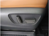 パワーシート搭載。微妙な調整が手軽にでき、お客様にピッタリのポジションで運転することが可能です。