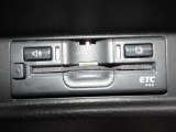 高速道路の料金所も、スムーズに通過できる、ETC車載器を装備しています。
