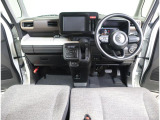 想像以上の広さで、毎日の運転がもっと快適に!みんなくつろげる心地よい室内空間です。