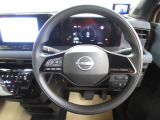 運転が楽しくなる明るく開放的な運転席まわりです。