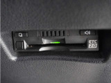 ◆ETC2.0装着◆進化したドライブ体験。料金収受システムだけだったETCが生まれ変わって、高速道路を賢く使うETC2.0に進化しました。多彩な情報サービスが便利で快適なドライブ体験を提供します。