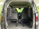 後席を格納すると、これだけの広さが!シーンに合わせたシートアレンジで、大きな荷物も積むことが出来ます♪