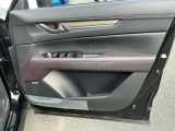 運転席のドアトリムとパワーウィンドウスウィッチ