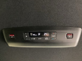 シートヒーター付き。直接体を温めてくれるので寒い日の運転も快適です