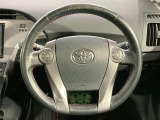 【純正革巻きステアリング】上質な革を使用することで、手にしっかり馴染みとても運転しやすいハンドルです♪