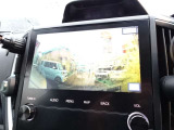 『1台』のお車に対して、3名体制で日々議論を重ね仕入れを行っております。