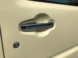 キーをポケットに入れたままでもドアのロック&アンロックができ、雨の日や、荷物の多い日に大活躍!
