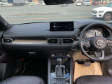 運転手が目線を落とさずに情報を得られるレイアウトを意識して設計されたマツダレイアウト
